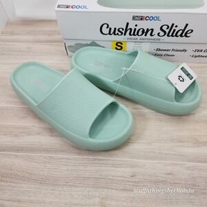 New In Box 32 Degrees Unisex Cushion Slide Sandals‎ Mint Green Small (W6-7 M4-5)